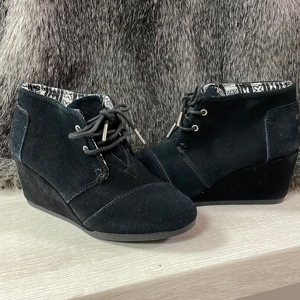 TOMS Dessert Wedge boots size 7